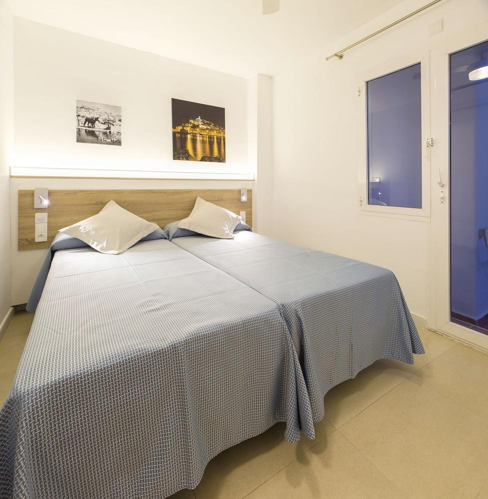 Sant Antoni de Portmany Playa Bella Apartments מראה חיצוני תמונה