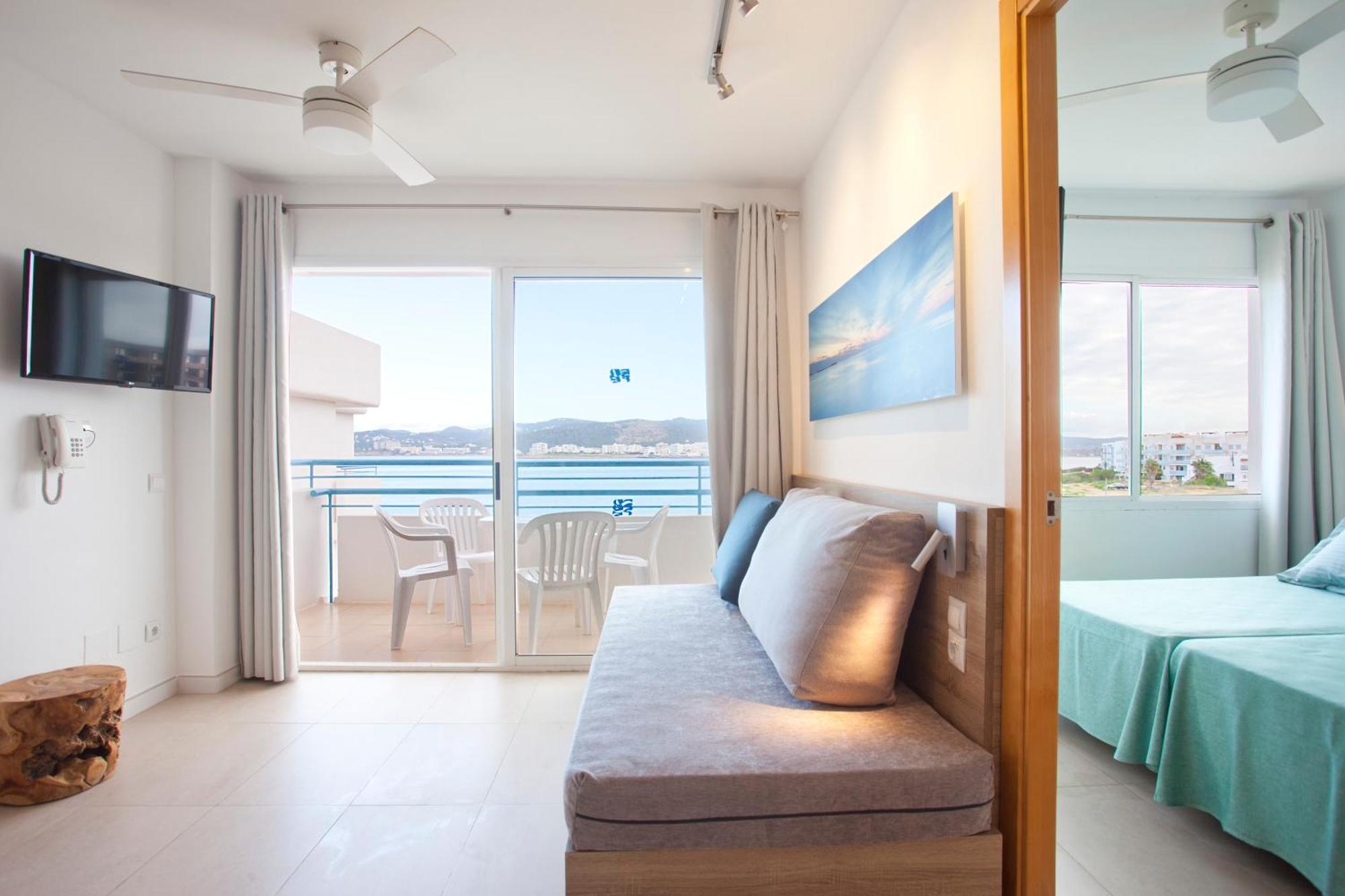 Sant Antoni de Portmany Playa Bella Apartments מראה חיצוני תמונה