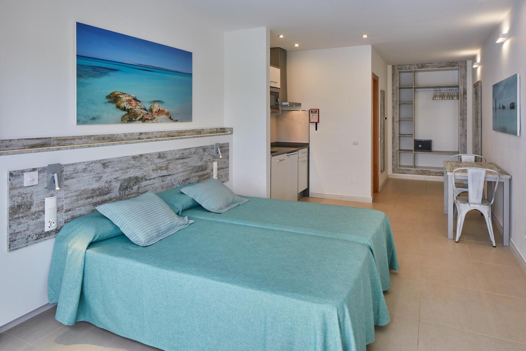 Sant Antoni de Portmany Playa Bella Apartments מראה חיצוני תמונה