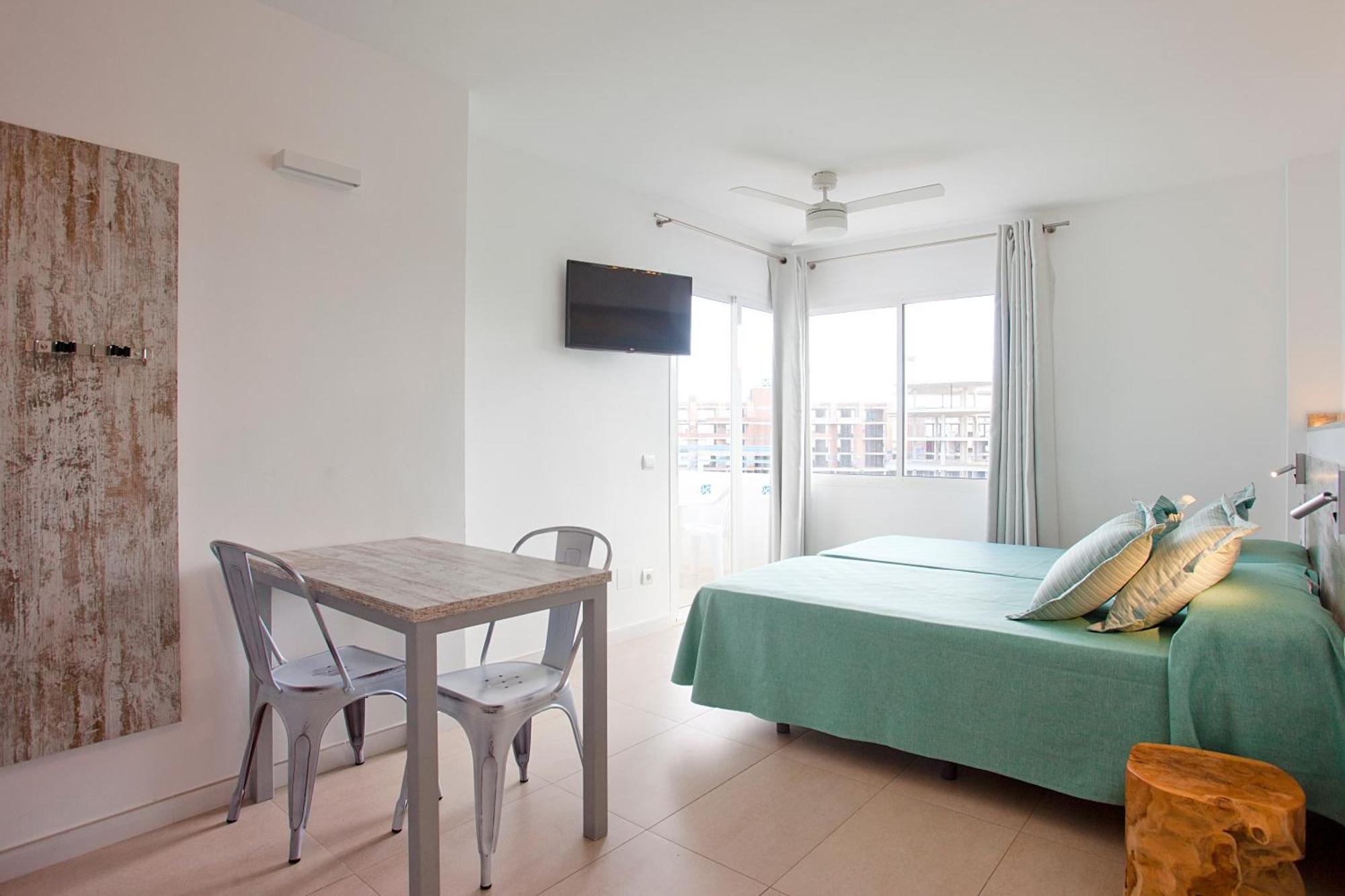Sant Antoni de Portmany Playa Bella Apartments חדר תמונה