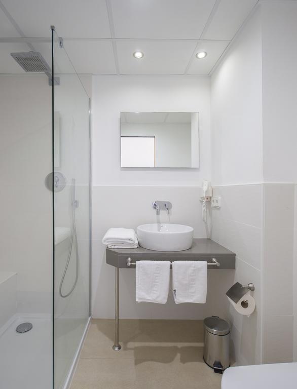Sant Antoni de Portmany Playa Bella Apartments חדר תמונה